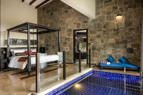 Bed, Bathroom, Photo of the whole room, Bedroom, Pool view, Swimming pool, Swimming pool