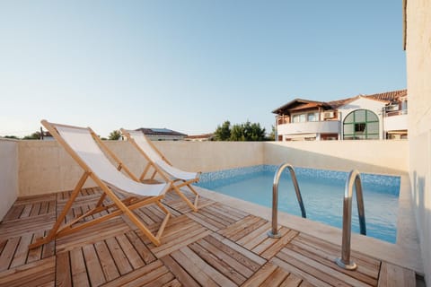 Balcony/Terrace, Swimming pool