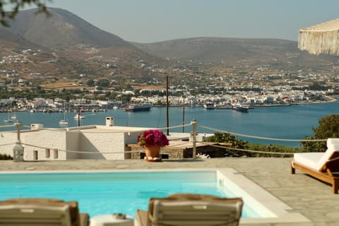 Sea view, Swimming pool, sunbed