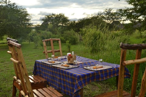 Garden, Dinner