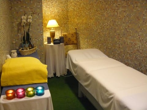 Massage, Spa and wellness centre/facilities