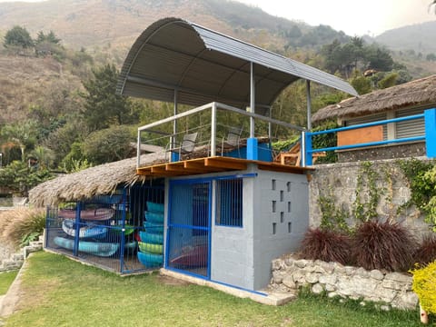 Lake Front Retreat House in Sololá Department