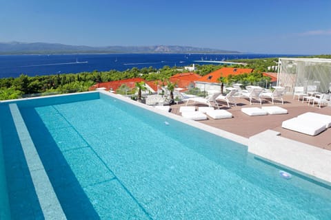 Balcony/Terrace, Sea view, Swimming pool