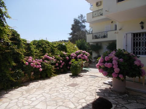 Pansion Filoxenia Apartments & Studios Apartment hotel in Lefkada, Lefkada Municipality, Greece