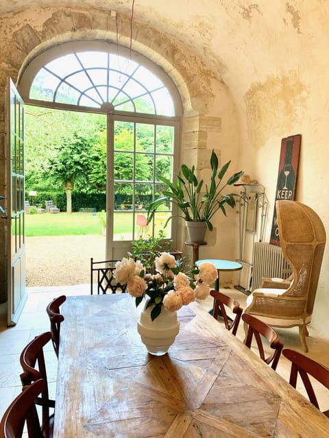 Seating area, Dining area, Breakfast