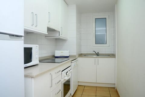 Kitchen or kitchenette, dishwasher, minibar, pet friendly, stove, toaster, washing machine