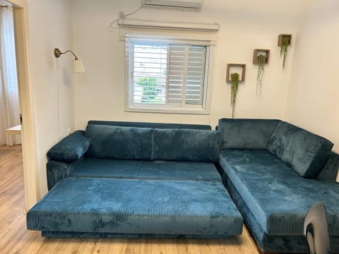 2 Bedrooms Apartment " Marcheliz " in Bat-yam Condo in Tel Aviv District