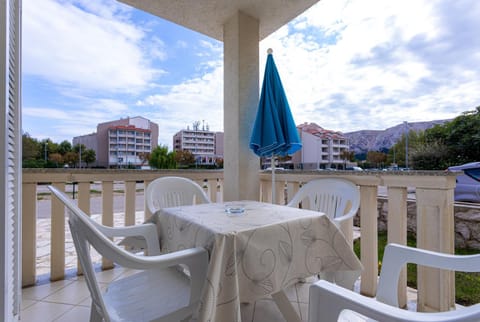 Day, Balcony/Terrace, Seating area