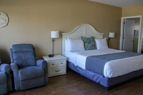 Bed, Seating area