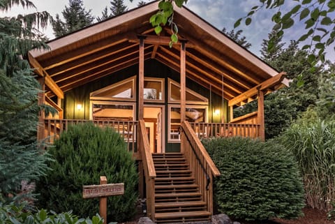 Carson Ridge Luxury Cabins Bed and Breakfast in Washington