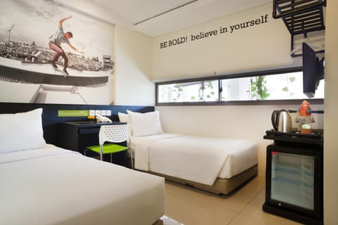 Photo of the whole room, Decorative detail, bunk bed