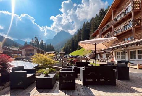 Balcony/Terrace, Mountain view