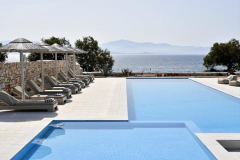 Pool view, Sea view, Swimming pool, sunbed