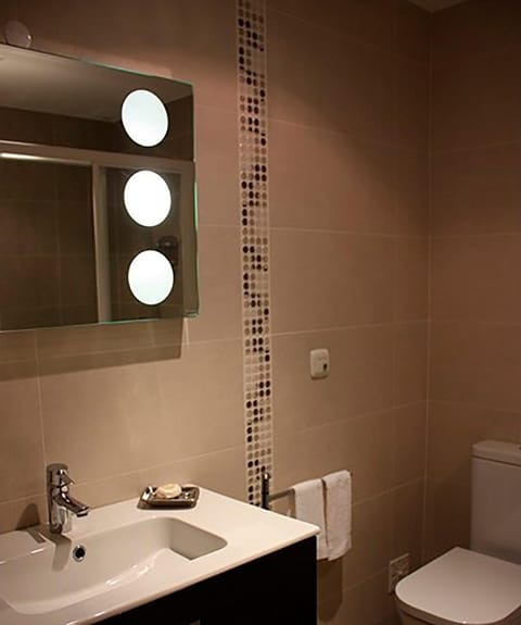 Bathroom, Photo of the whole room, Decorative detail, Bedroom