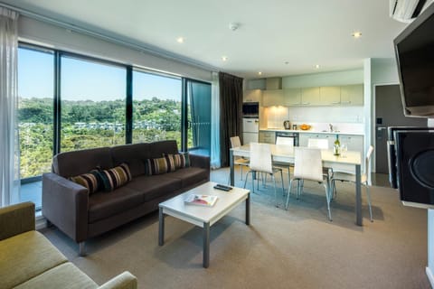 Kitchen or kitchenette, Living room, Dining area