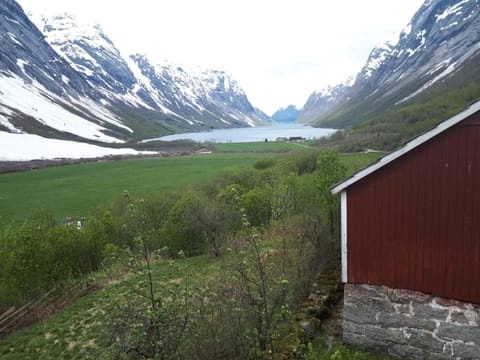 Lunde Turiststasjon Campground/ 
RV Resort in Vestland