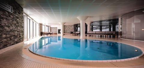 Sauna, Solarium, Steam room, Spa and wellness centre/facilities, Spa and wellness centre/facilities, Swimming pool, Swimming pool, Public Bath