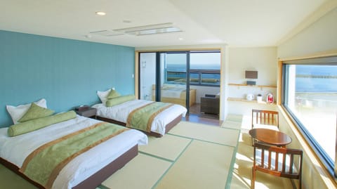 Photo of the whole room, Sea view, Sea view