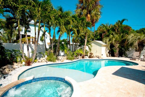 Tropical Oasis Casa in Holmes Beach