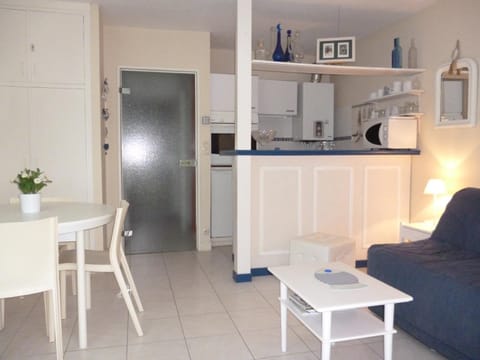 Residence Legenese - Studio COSY avec belle TERRASSE en REZ de JARDIN - 150m PLAGE Apartment in Carnac