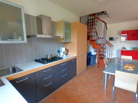 Evelyn POOL apartment -only family- Apartamento in Bardolino
