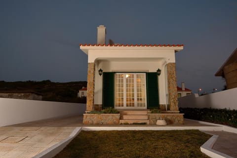 Facade/entrance, Sea view