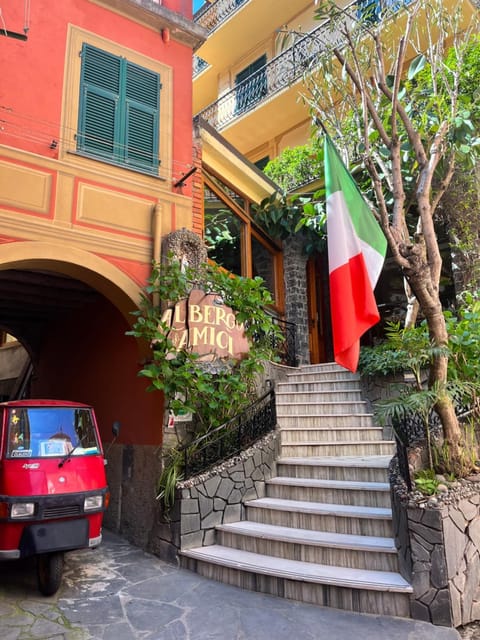 Property building, Facade/entrance