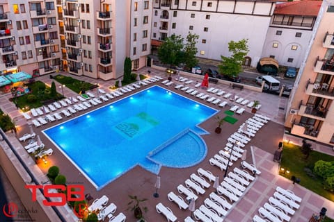 Pool view, Swimming pool