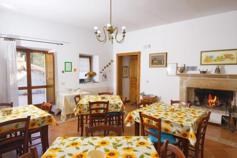 Bed & Breakfast De Contra Bed and Breakfast in Villetta Barrea