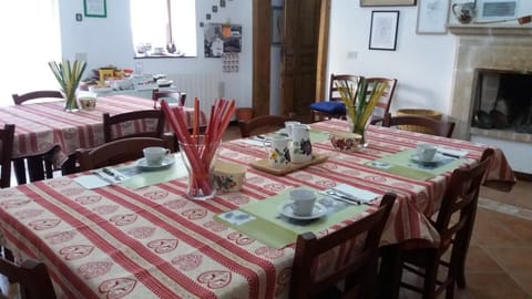 Bed & Breakfast De Contra Bed and Breakfast in Villetta Barrea