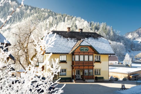 Facade/entrance, Winter