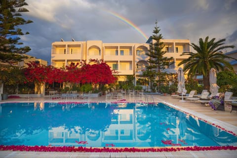 Facade/entrance, Garden, Swimming pool