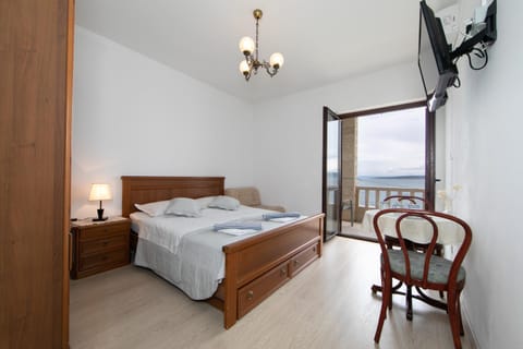 Punta Rata room Bed and Breakfast in Brela