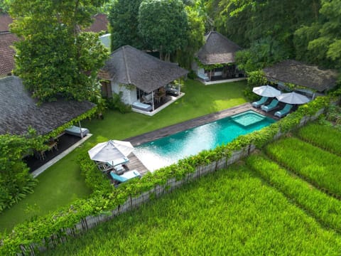 Property building, Garden view, Pool view, Swimming pool