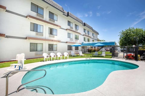 On site, Pool view, Swimming pool, Swimming pool