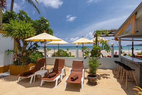 View (from property/room), Sea view, sunbed