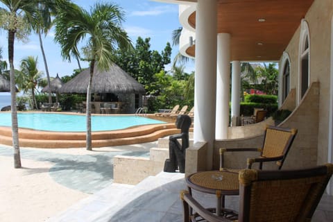 Balcony/Terrace, Swimming pool