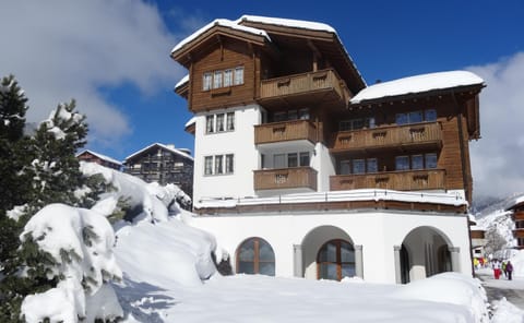 Arcade Apartments & Spa Condo in Saas-Fee