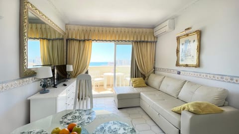 Beautiful apartment with sea views, Benal Beach Condo in Benalmadena