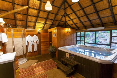 Shower, Hot Tub, Sauna