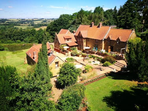 Heath Farm Holiday Cottages House in West Oxfordshire District