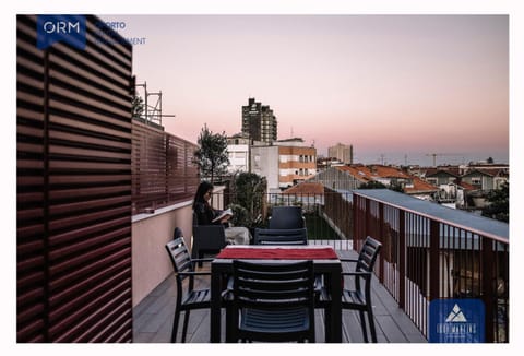 Balcony/Terrace, Other, Photo of the whole room, Decorative detail, Seating area, Dining area, City view, Landmark view, Area and facilities