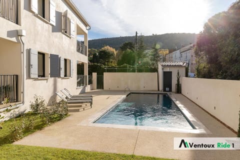 Property building, Day, Mountain view, Swimming pool