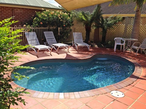 Swimming pool, Swimming pool