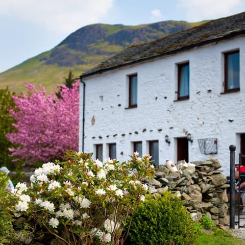 Facade/entrance, Hiking, Area and facilities