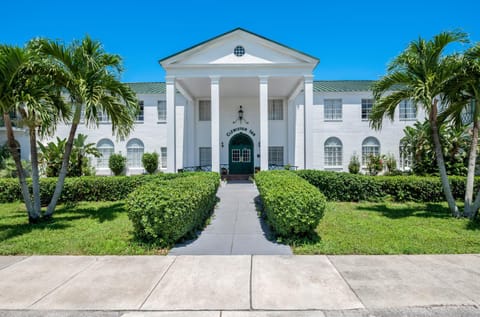 Property building, Facade/entrance, Day, Natural landscape