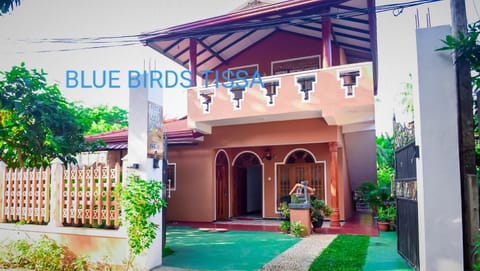 Blue Birds Tissa & Yala safari Bed and Breakfast in Southern Province