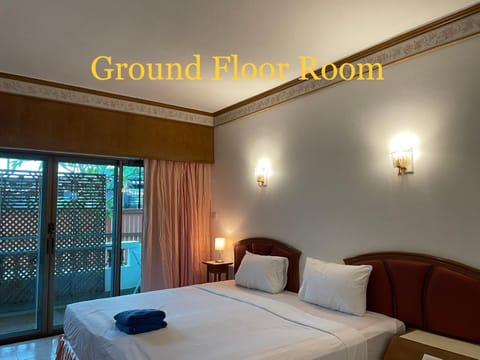 Phuket Golden Sand Inn - SHA Extra Plus Posada in Karon