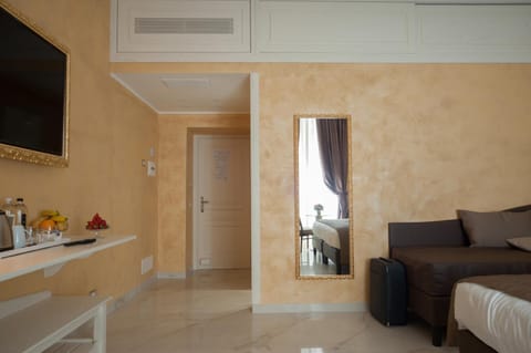 Maison Tritone Bed and Breakfast in Rome