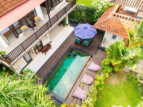 Property building, Bird's eye view, Garden, Swimming pool